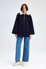 FUR-COLLARED SWEATSHIRT