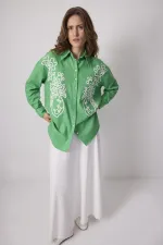 CHEMISE AVEC BRODERIE CONTRASTÉE CHEMISE AVEC BRODERIE CONTRASTÉE