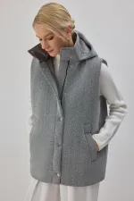 HOODED PUFFER VEST