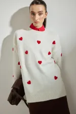HEART EMBROIDERED KNITTED SWEATER