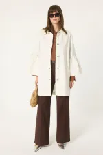 Veste en gabardine avec manches ornées de pierres