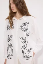 CHEMISE AVEC DÉTAILS DE BRODERIE