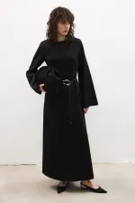 ROBE EN CRÊPE CEINTURE
