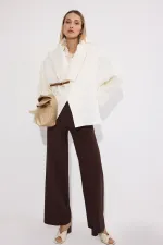 VESTE EN SATIN AVEC CEINTURE EN CUIR