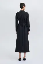 ROBE EN CRÊPE CEINTURE