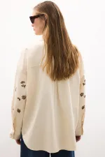 CHEMISE EN LIN BRODÉE CHEMISE EN LIN BRODÉE