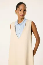 CLEAVAGE COVERING SHIRT COLLAR