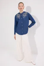 CHEMISE À COL BRODÉ