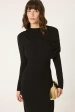 ŞAL DETAYLI ELBİSE