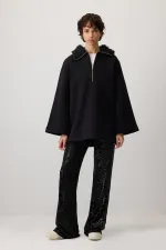 YAKASI KÜRKLÜ SWEATSHIRT YAKASI KÜRKLÜ SWEATSHIRT