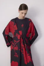 ÇİÇEK DESENLİ ÖNÜ BAĞLAMALI ELBİSE