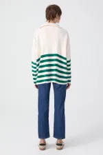 DÜĞME DETAYLI ÇİZGİLİ KAZAK