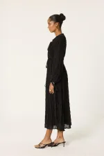 ROBE SPÉCIALE REMBOURRÉE ET FRONCÉE