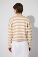 YUMUŞAK DOKULU TRİKO HIRKA