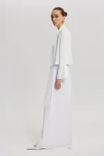 VESTE EN SATIN AVEC DÉTAIL DE CEINTURE