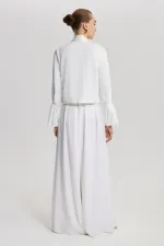 VESTE EN SATIN AVEC DÉTAIL DE CEINTURE