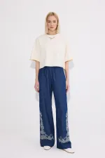 BELİ LASTİKLİ NAKIŞLI PANTOLON