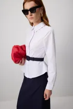 BELİ FIRFIRLI KEMERLİ ELBİSE