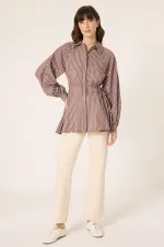 DÜĞME DETAYLI ÇİZGİLİ GÖMLEK