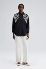 OVERSIZE SHIRT WITH EMBROIDERED FRONT