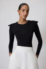 YAKASI DANTELLİ ÇITÇITLI BODY