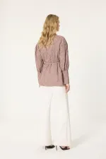 CHEMISE À RAYURES AVEC DÉTAILS DE ROSE