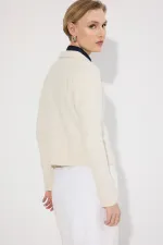 DÜĞMELİ TRİKO HIRKA