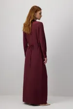 BROŞ DETAYLI BÜZGÜLÜ ELBİSE