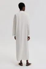 ROBE EN LIN TEXTURÉ AVEC DÉTAILS À RAYURES