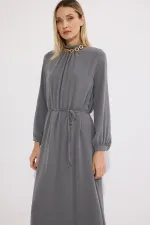 DİK YAKA ŞİFON ELBİSE