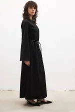 ROBE EN CRÊPE CEINTURE