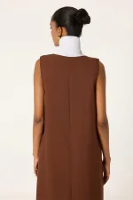 CLEAVAGE COVERING SHIRT COLLAR