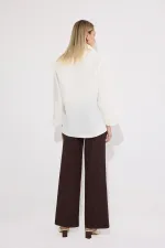 VESTE EN SATIN AVEC CEINTURE EN CUIR