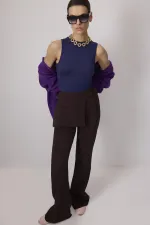 DİK YAKA KOLSUZ İÇLİK