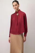 BLOUSE WITH ROSE BROOCH BLOUSE WITH ROSE BROOCH
