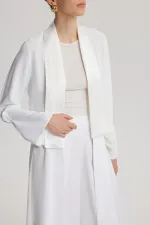 VESTE EN SATIN AVEC DÉTAIL DE CEINTURE