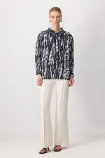 CHEMISE EN VISCOSE À MOTIFS CHEMISE EN VISCOSE À MOTIFS