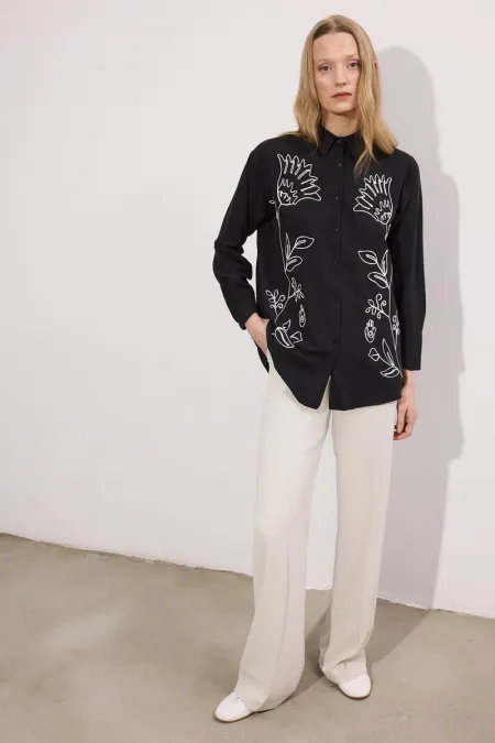 CHEMISE AVEC DÉTAILS DE BRODERIE