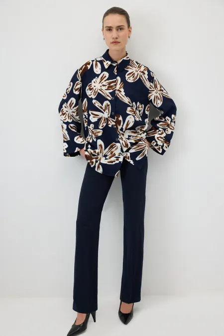 GENİŞ MANŞETLİ DESENLİ GÖMLEK