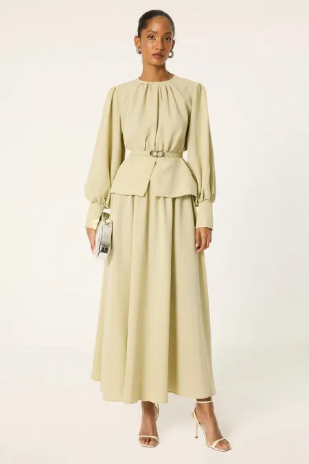 ENSEMBLE TUNIC ET JUPE AVEC DÉTAIL DE CEINTURE