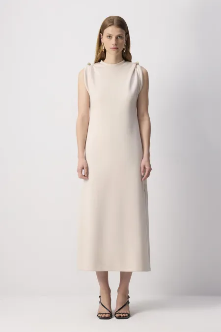 DRESS WITH METAL ACCESSORY DETAILS