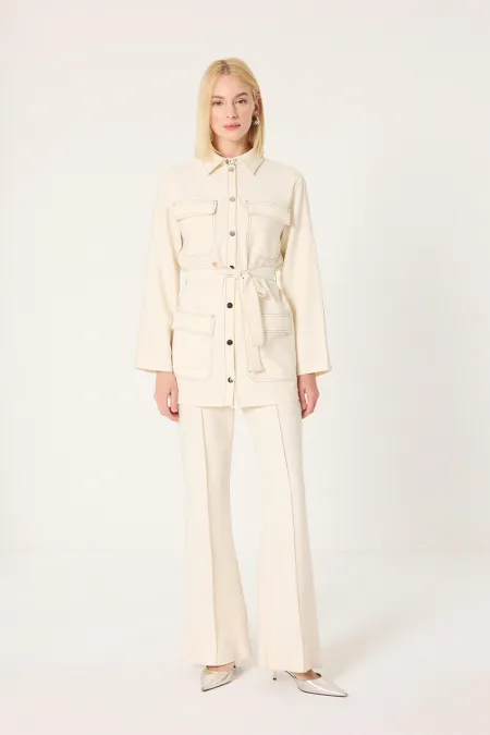 CHEMISE À COUTURES CONTRASTÉES