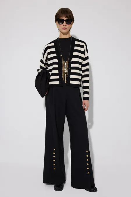 YUMUŞAK DOKULU TRİKO HIRKA