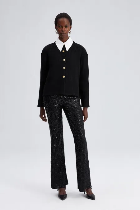 CARDIGAN COURT À BOUTONS DORÉS