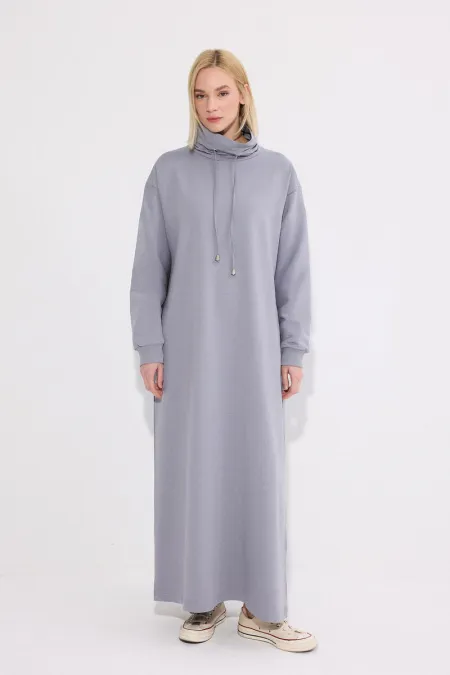 DİK YAKA ÖRME ELBİSE