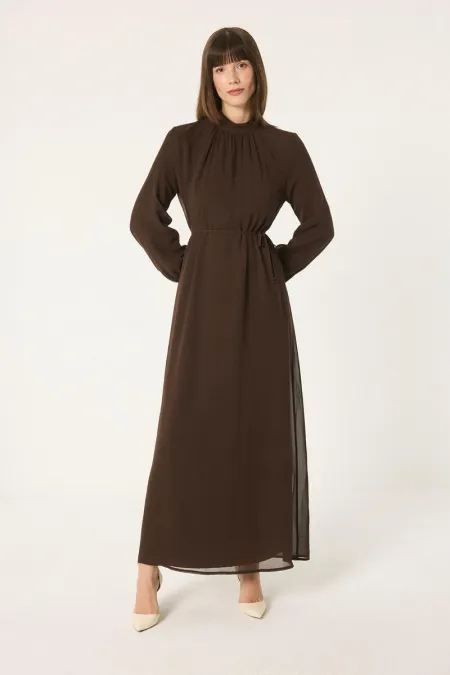 DİK YAKA ŞİFON ELBİSE