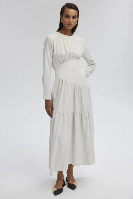 ROBE EN LIN À COUCHES ASYMÉTRIQUES