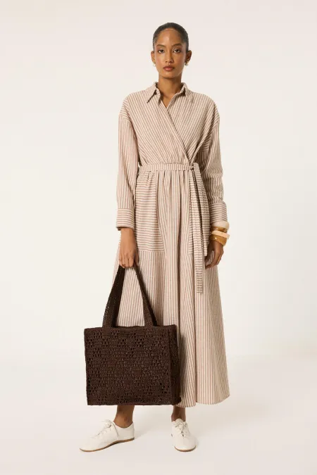 BELİ KUŞAKLI ÇİZGİLİ KETEN ELBİSE