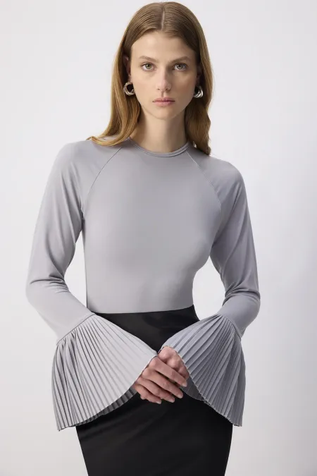 PLEATED CUFF BODY