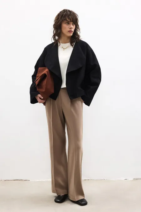 VESTE COURTE À DOUBLE BOUTON